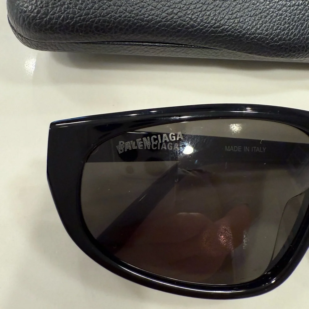 Balenciaga Black Designer Sunglasses - Picture 3 of 10